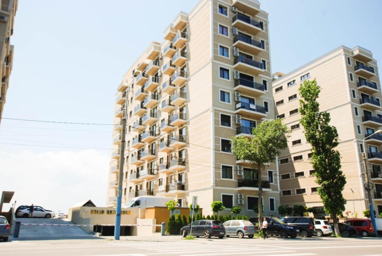 Solid Apartment Mamaia