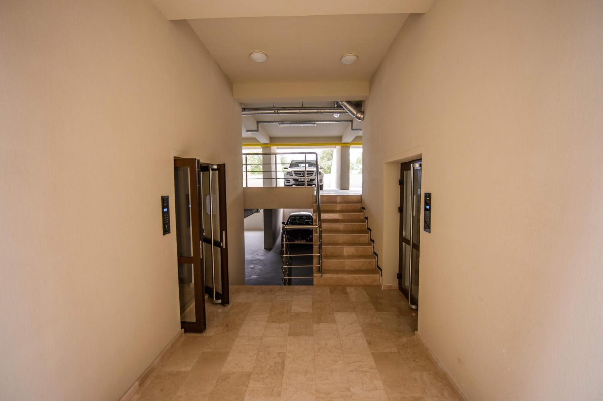 Solid Apartment Mamaia